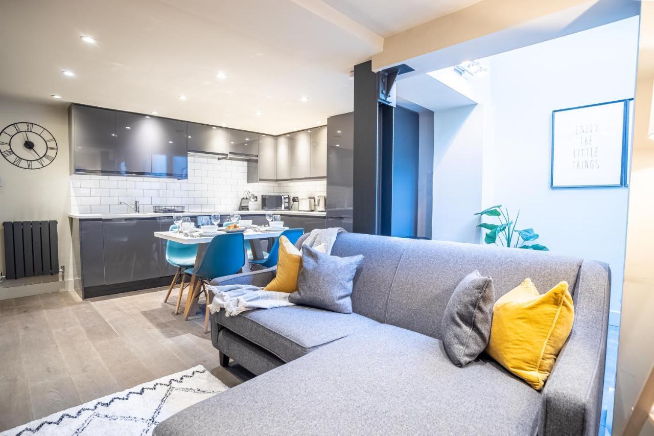Modern Two Bedroom Apartment In Fulham By Sojo Stay London Exterior photo
